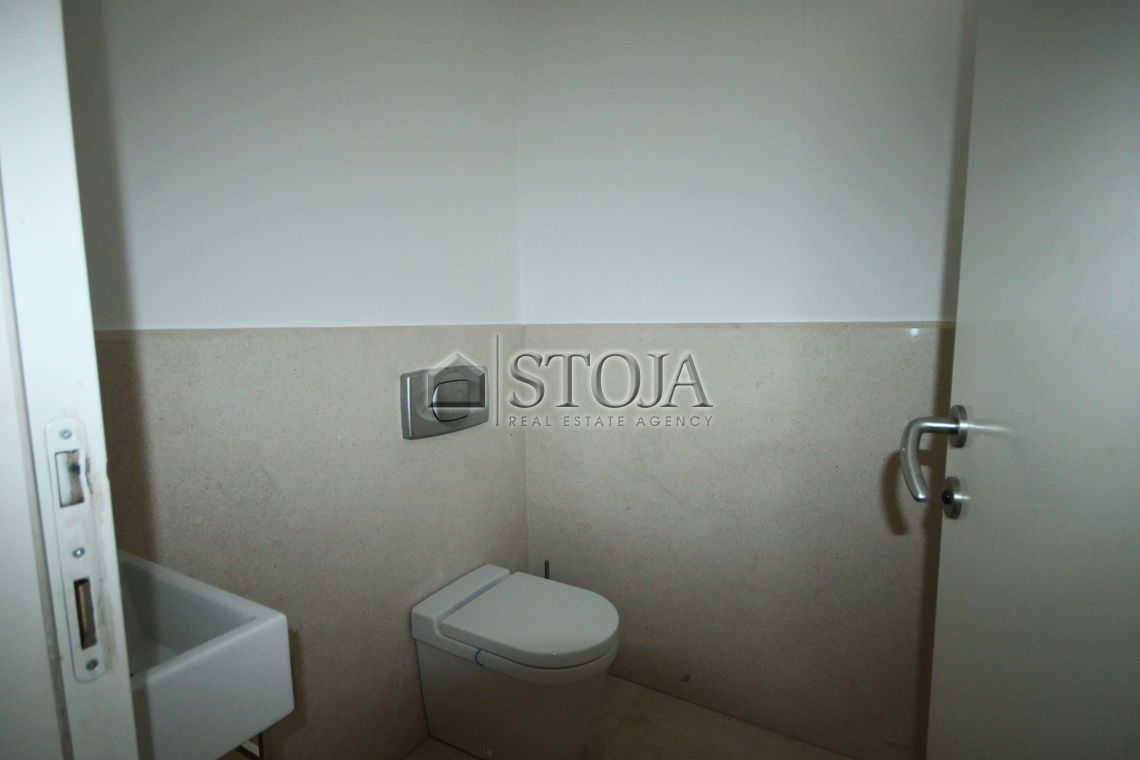 Location: Ljubljana City, Šiška, Mostec
