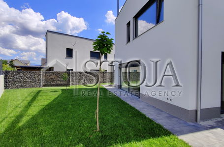 Location: Ljubljana mesto, Šiška, Šentvid