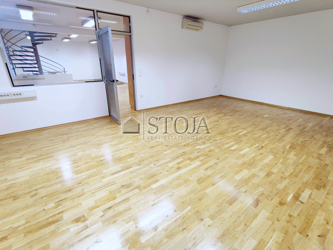 Location: Ljubljana City, Šiška, Stegne