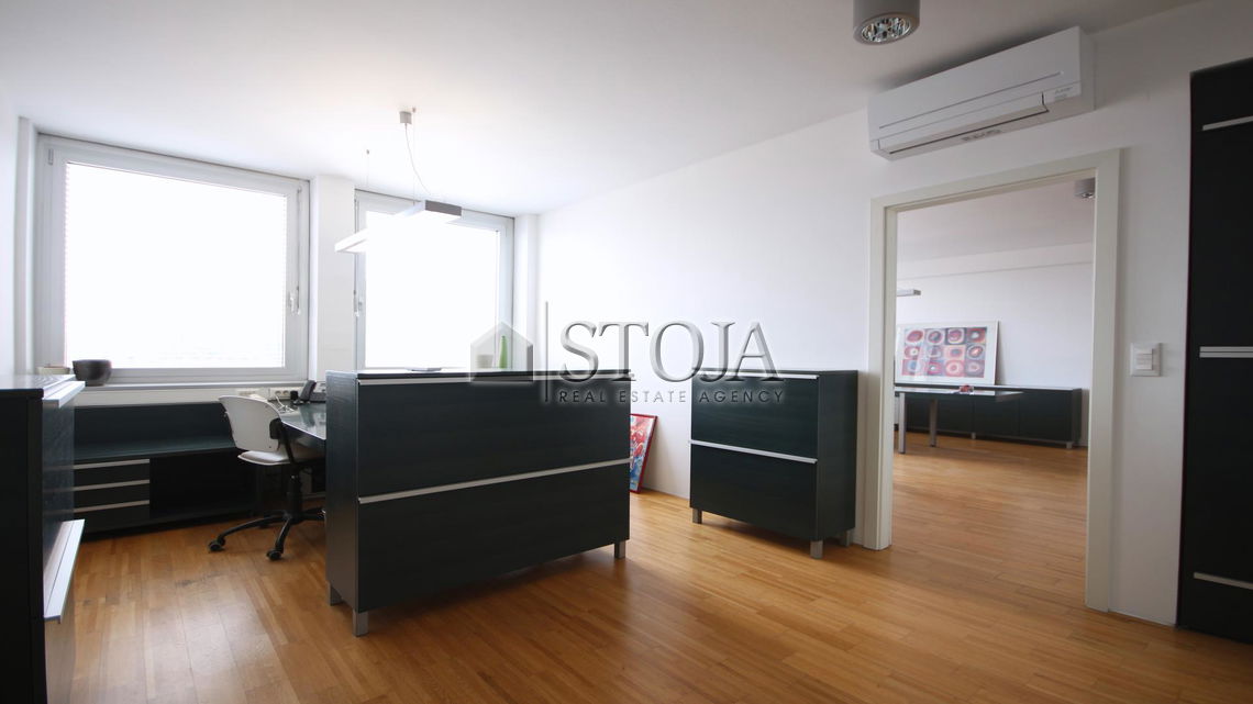 Lokacija: Ljubljana mesto, Center, Center