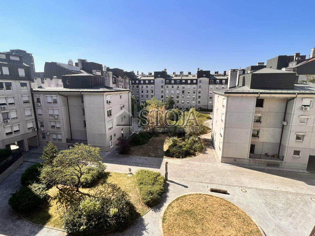 Lokacija: Ljubljana mesto, Bežigrad, Zupančičeva jama