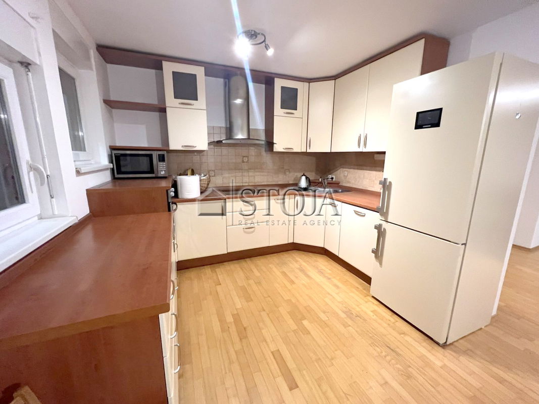 Lokacija: Ljubljana mesto, Moste-Polje, Zelena jama