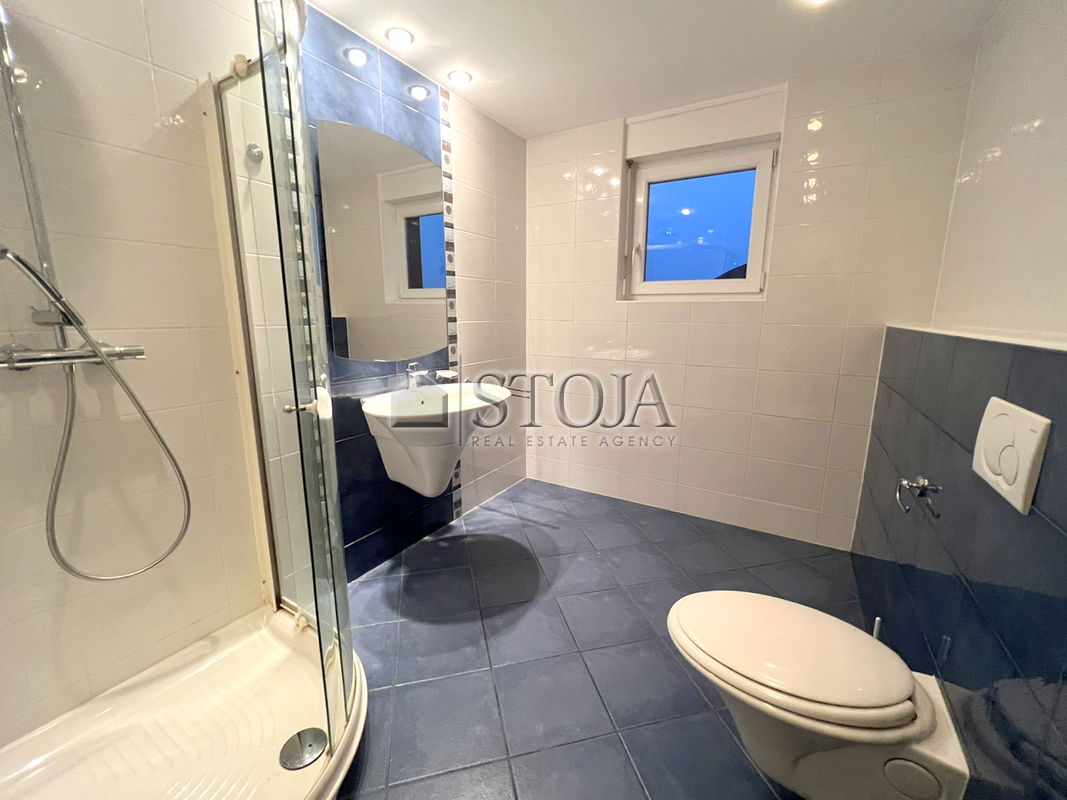 Lokacija: Ljubljana mesto, Moste-Polje, Zelena jama