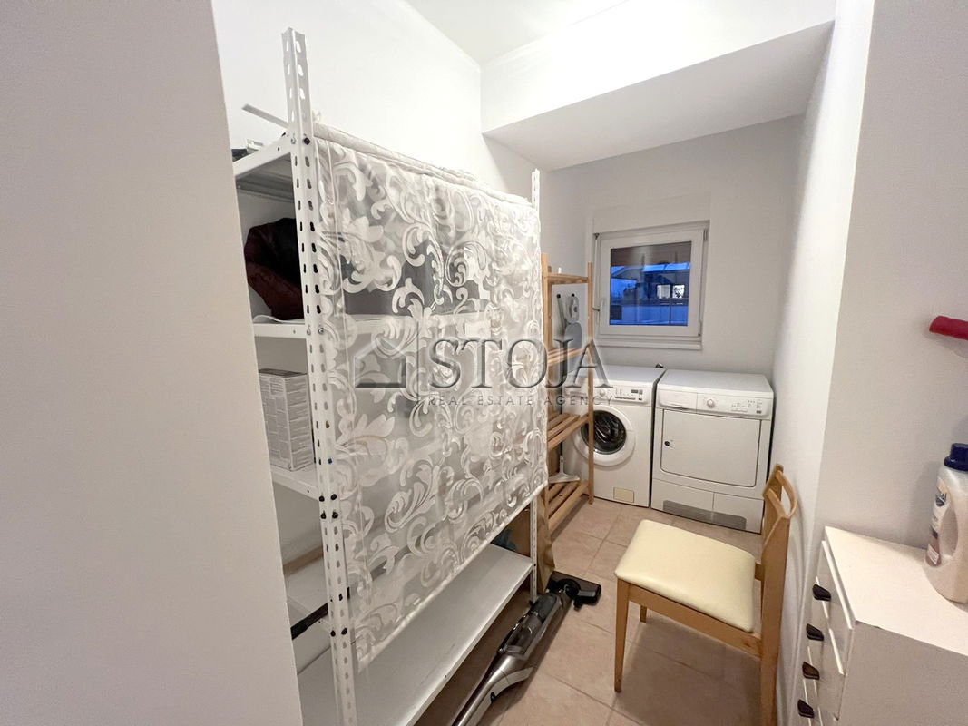 Lokacija: Ljubljana mesto, Moste-Polje, Zelena jama