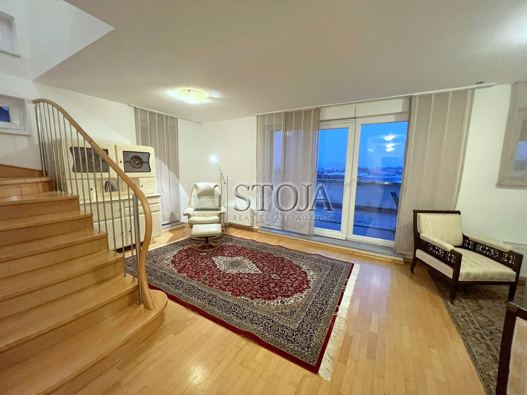 Lokacija: Ljubljana mesto, Moste-Polje, Zelena jama