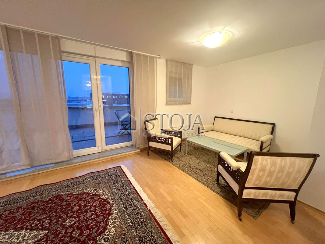 Lokacija: Ljubljana mesto, Moste-Polje, Zelena jama