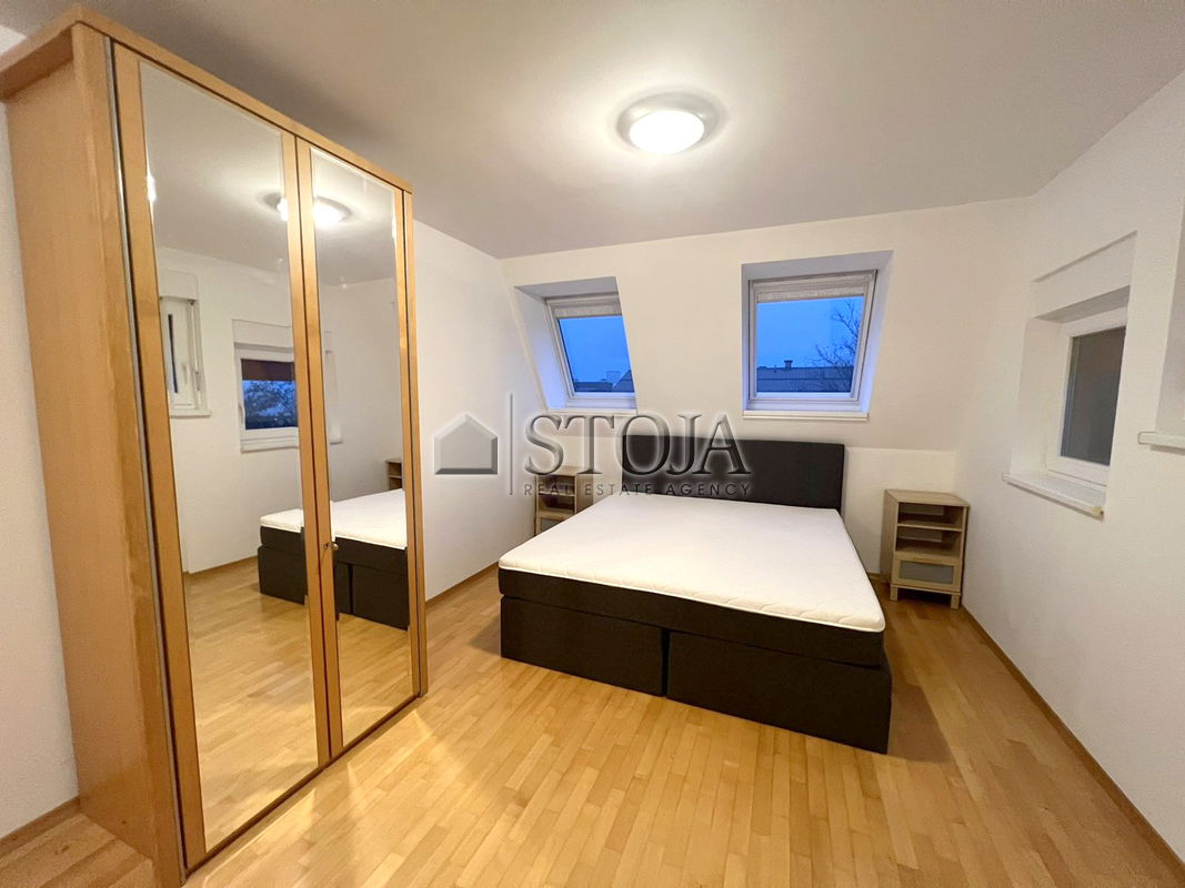 Lokacija: Ljubljana mesto, Moste-Polje, Zelena jama