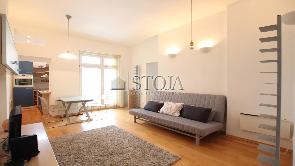 Location: Ljubljana mesto, Center, Center