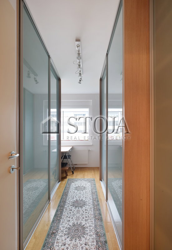 Lokacija: Ljubljana mesto, Bežigrad, Savsko naselje