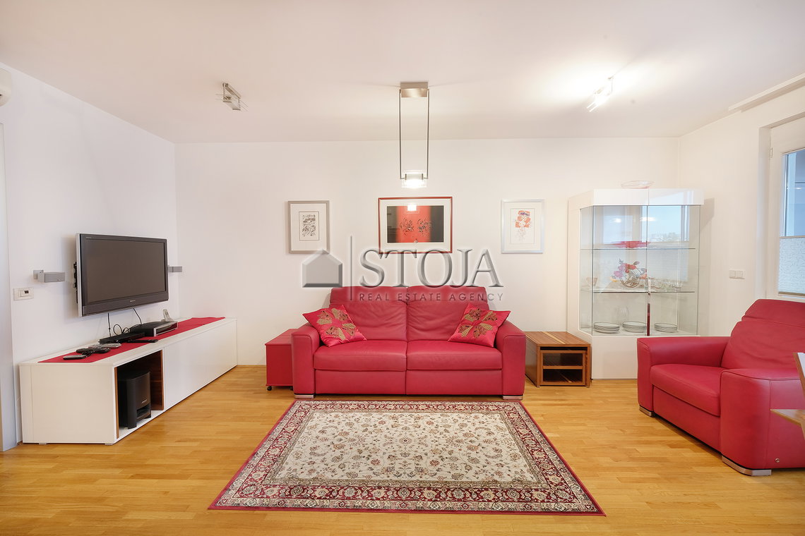 Lokacija: Ljubljana mesto, Bežigrad, Savsko naselje