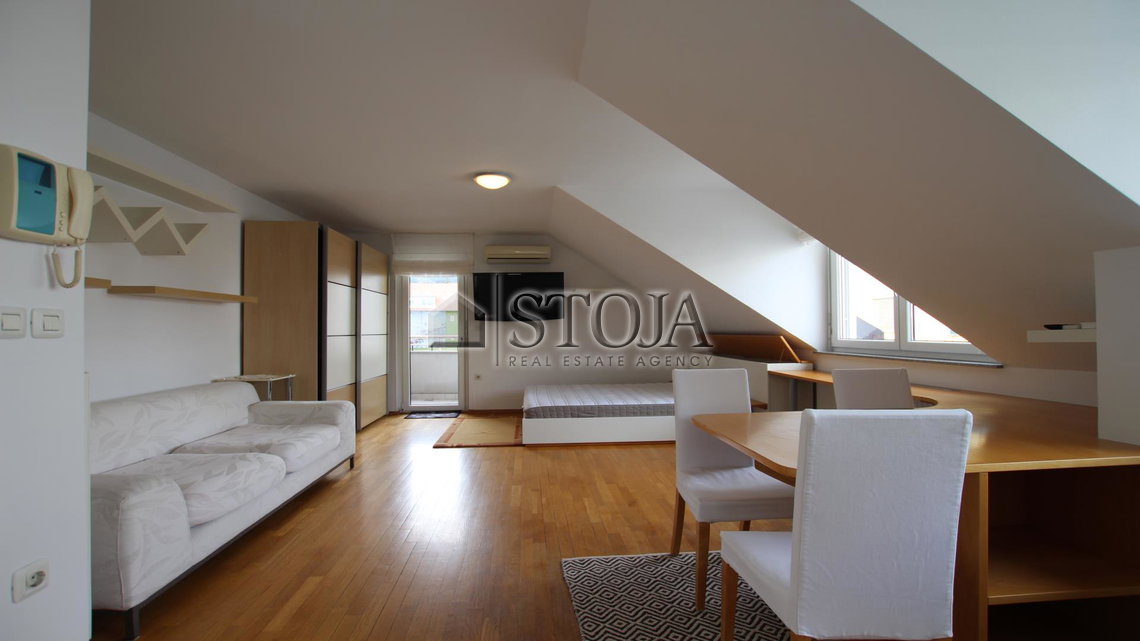 Lokacija: Ljubljana mesto, Šiška, Sp. Šiška