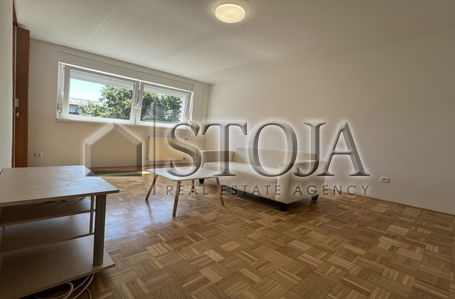 Location: Ljubljana City, Šiška, Šentvid