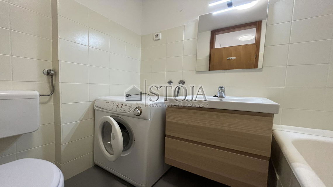 Location: Ljubljana City, Šiška, Šentvid