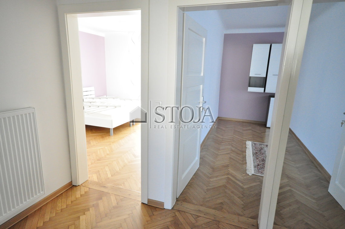 Lokacija: Ljubljana mesto, Vič-Rudnik, Trnovo