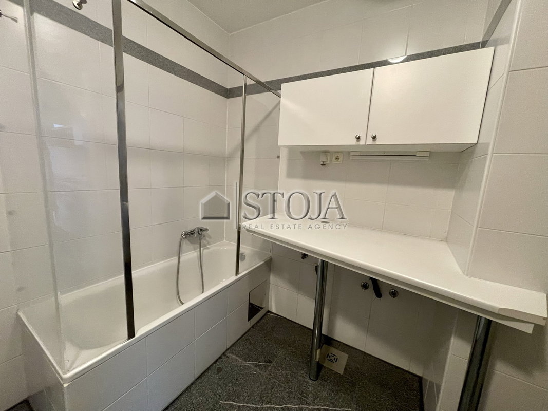Lokacija: Ljubljana mesto, Bežigrad, Bežigrad