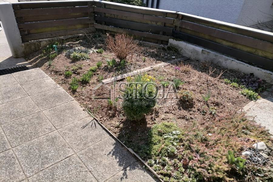 Lokacija: Ljubljana mesto, Šiška, Koseze