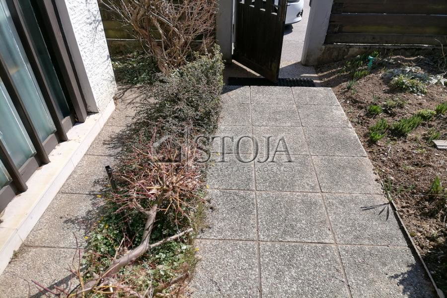 Lokacija: Ljubljana mesto, Šiška, Koseze