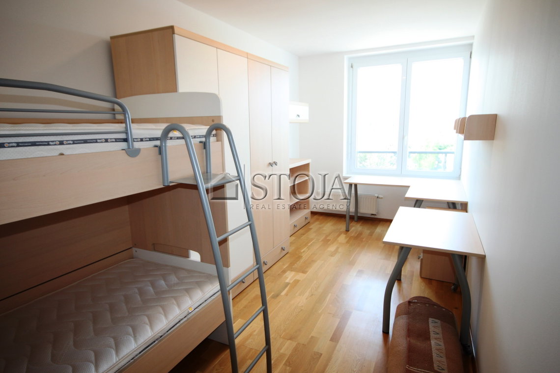 Lokacija: Ljubljana mesto, Šiška, Šiška