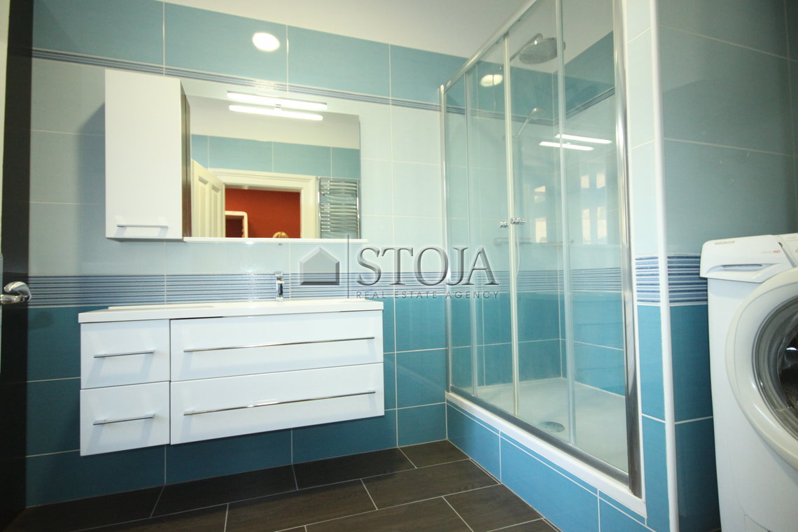 Lokacija: Ljubljana mesto, Center, Center