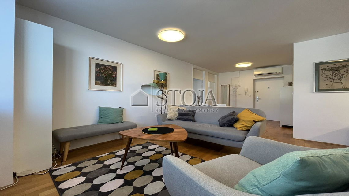 Lokacija: Ljubljana mesto, Center, Center