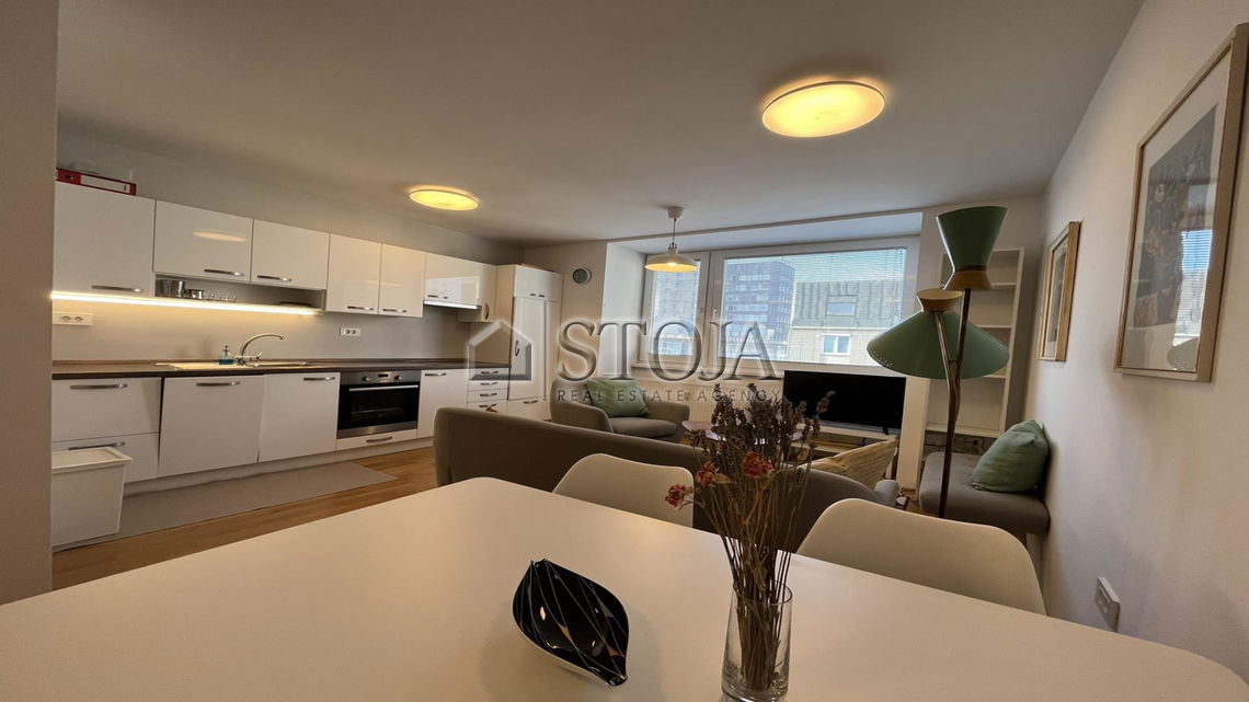 Lokacija: Ljubljana mesto, Center, Center