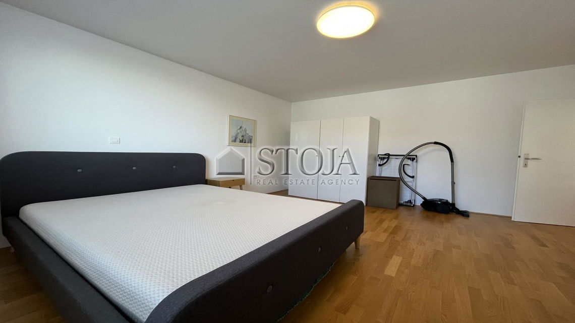 Lokacija: Ljubljana mesto, Center, Center