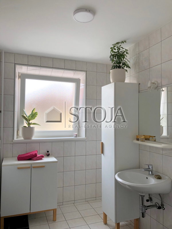 Lokacija: Ljubljana mesto, Moste-Polje, Kodeljevo