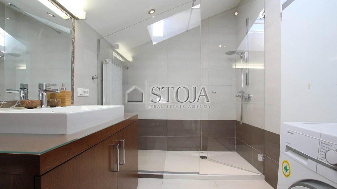 Lokacija: Ljubljana okolica, Dobrova - Polhov Gradec, Polhov Gradec