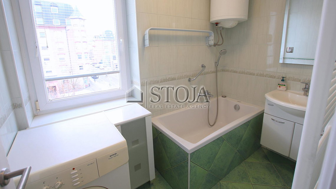 Location: Ljubljana mesto, Bežigrad, Zupančičeva jama