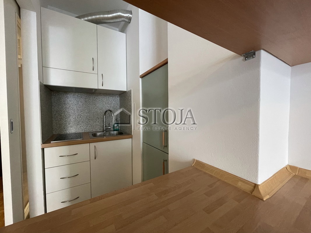 Lokacija: Ljubljana mesto, Center, Poljane