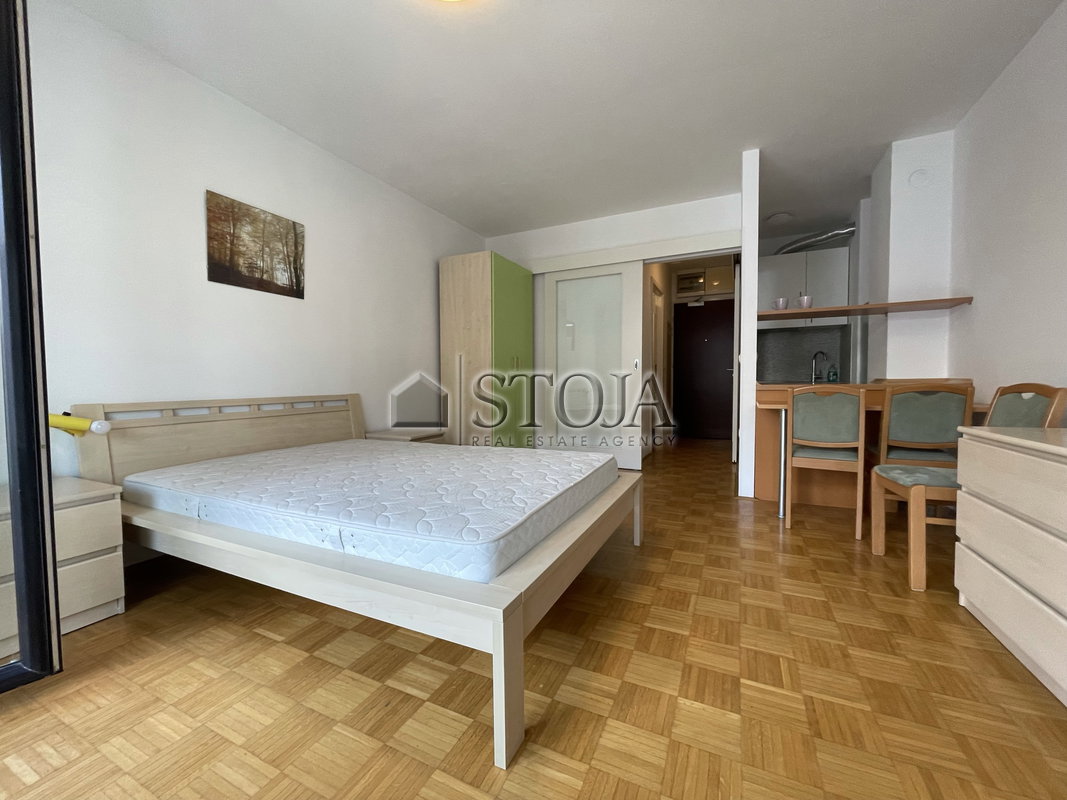 Lokacija: Ljubljana mesto, Center, Poljane