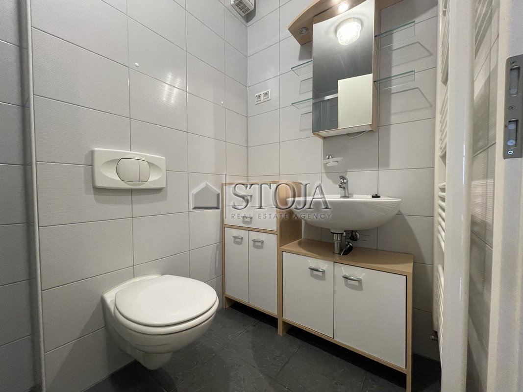 Lokacija: Ljubljana mesto, Center, Poljane