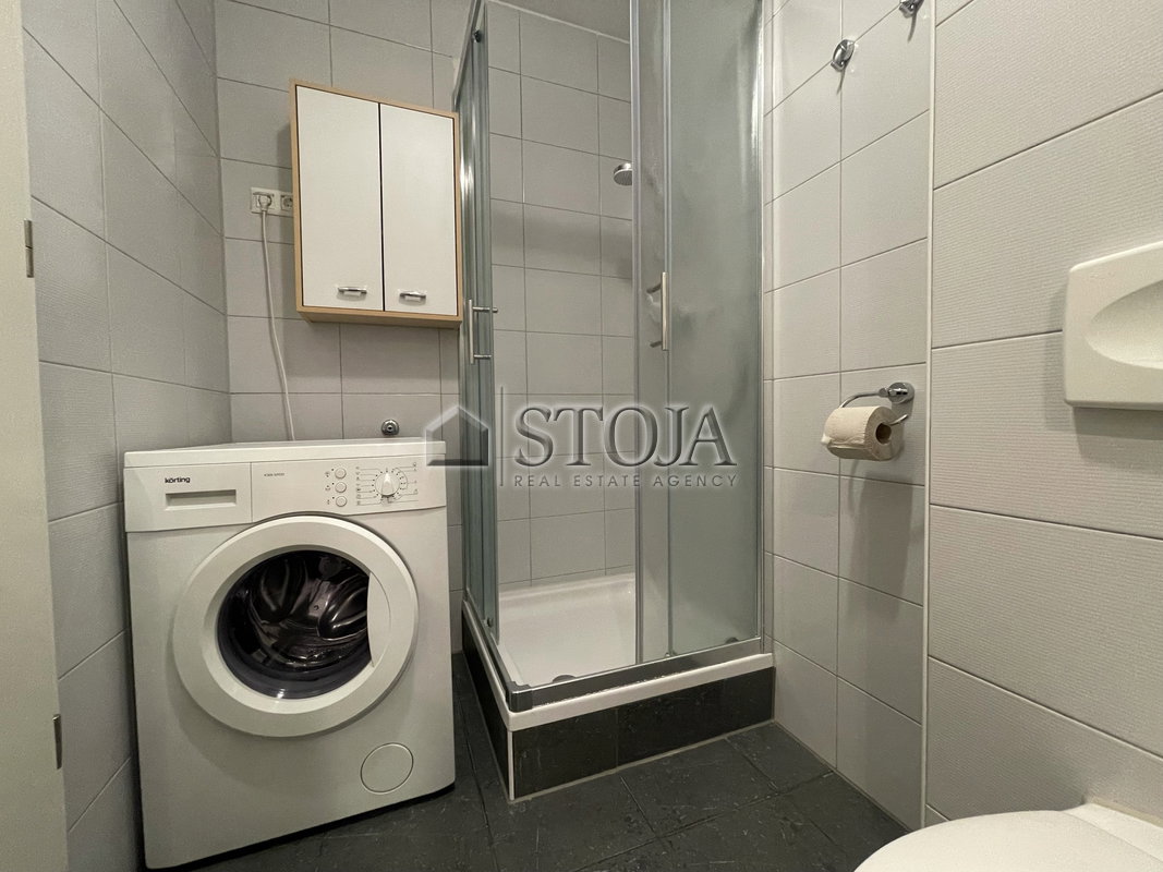 Lokacija: Ljubljana mesto, Center, Poljane