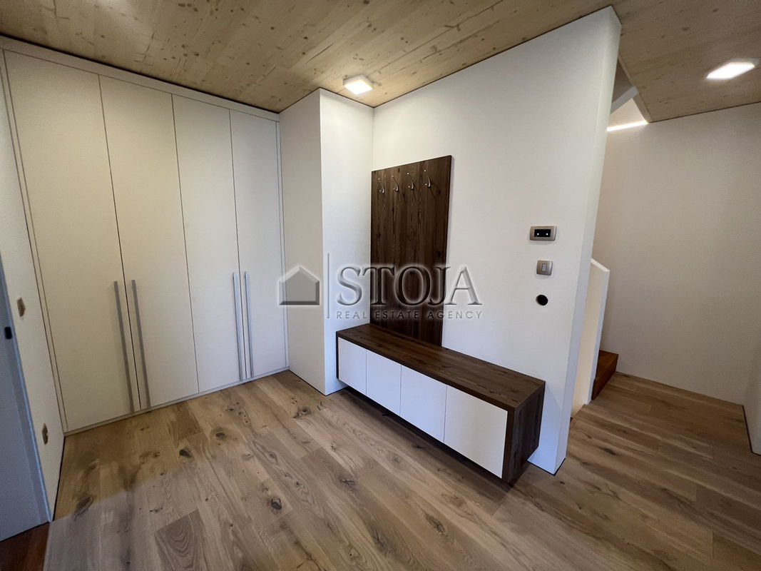 Location: Ljubljana City, Šiška, Spodnje Gameljne
