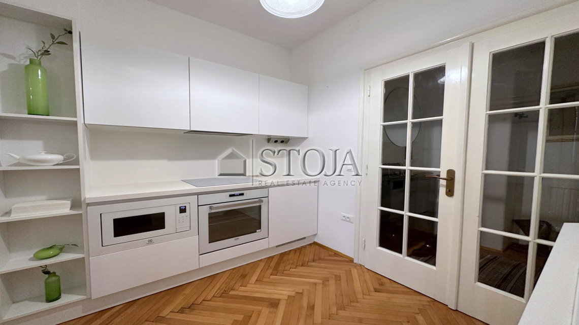 Location: Ljubljana mesto, Center, Center