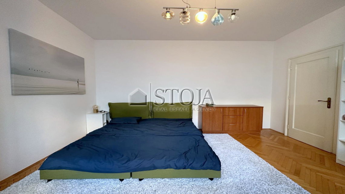 Location: Ljubljana mesto, Center, Center