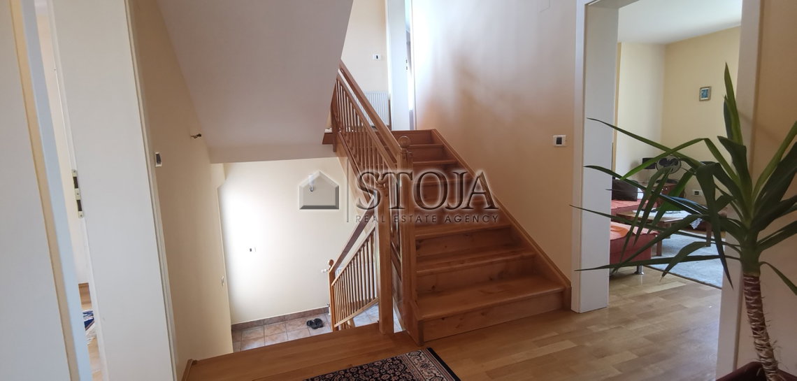 Lokacija: Ljubljana okolica, Škofljica, Škofljica