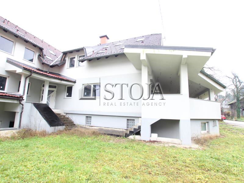 Location: Ljubljana Surroundings, Borovnica