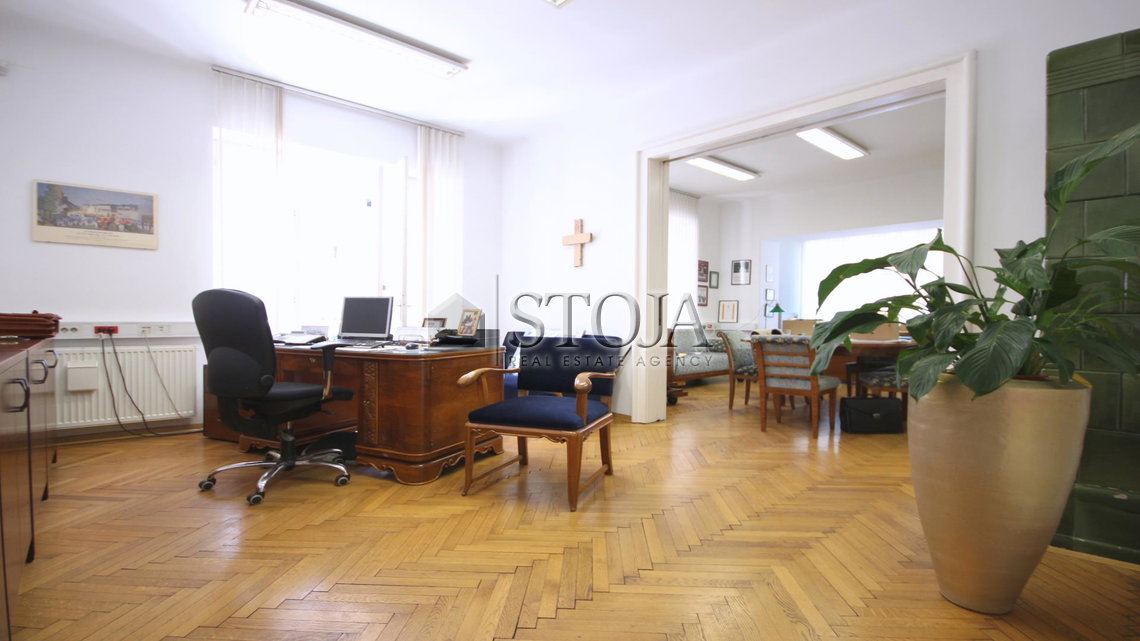 Location: Ljubljana mesto, Center, Center