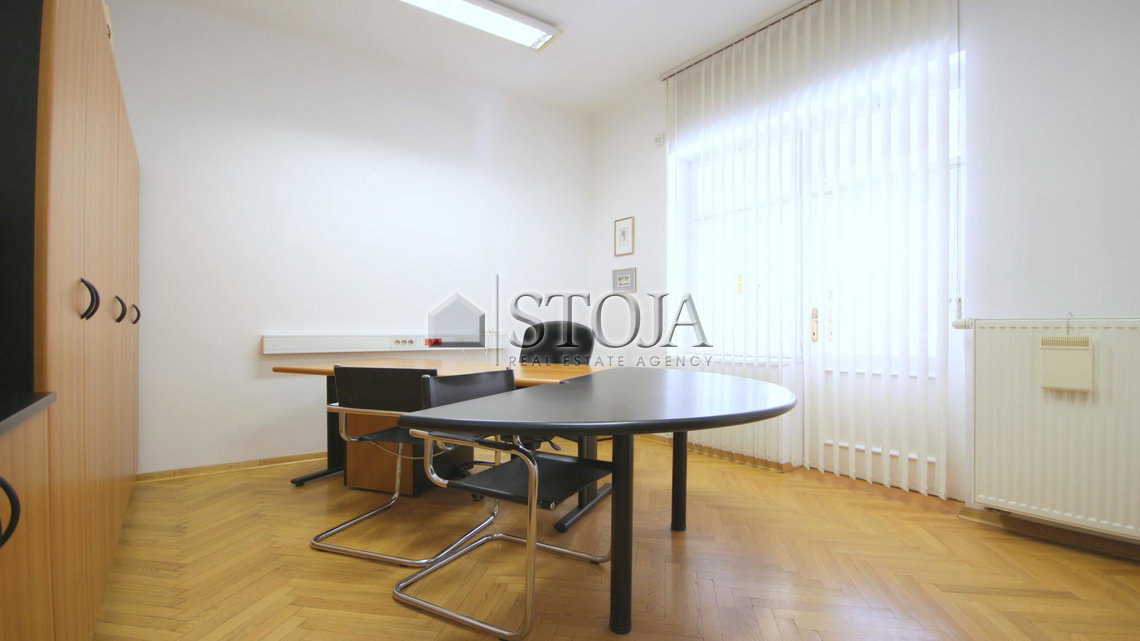 Location: Ljubljana mesto, Center, Center