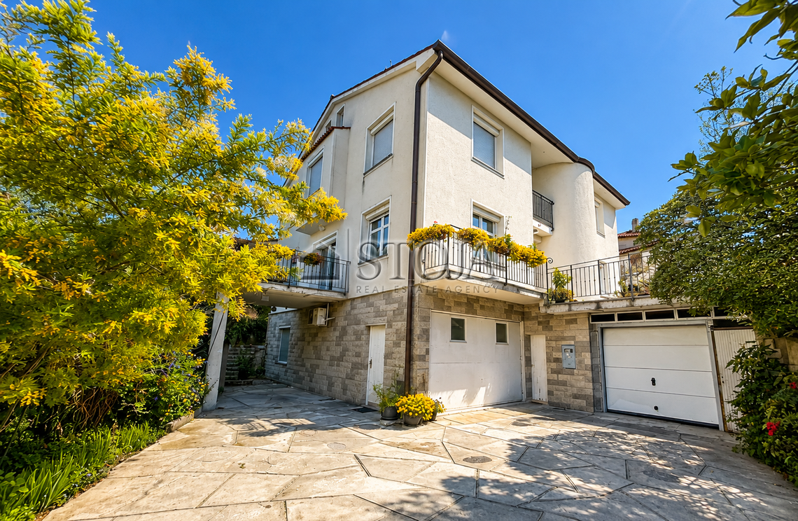 Lokacija: Obalno - kraška, Izola, Center