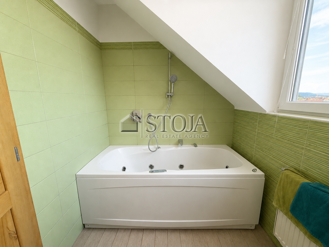 Lokacija: Ljubljana okolica, Vrhnika, Vrhnika