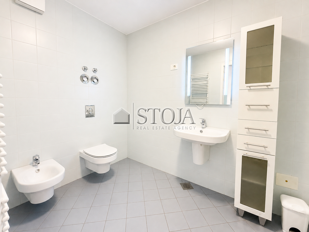 Lokacija: Ljubljana mesto, Bežigrad, Bežigrad