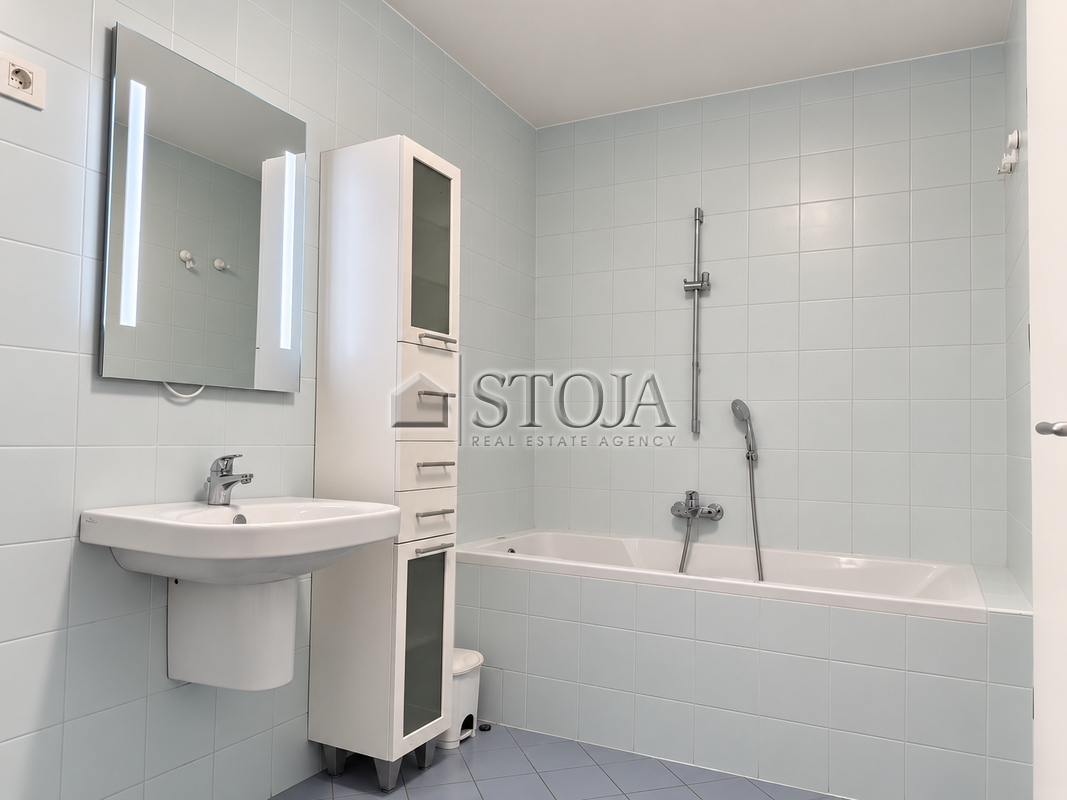 Lokacija: Ljubljana mesto, Bežigrad, Bežigrad