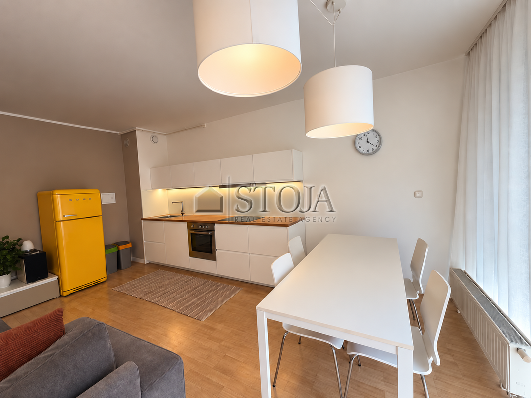 Lokacija: Ljubljana mesto, Šiška, Mostec