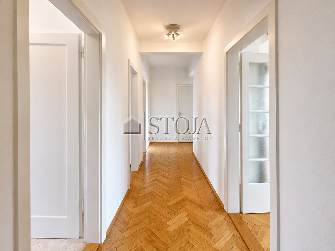 Lokacija: Ljubljana mesto, Bežigrad, Bežigrad