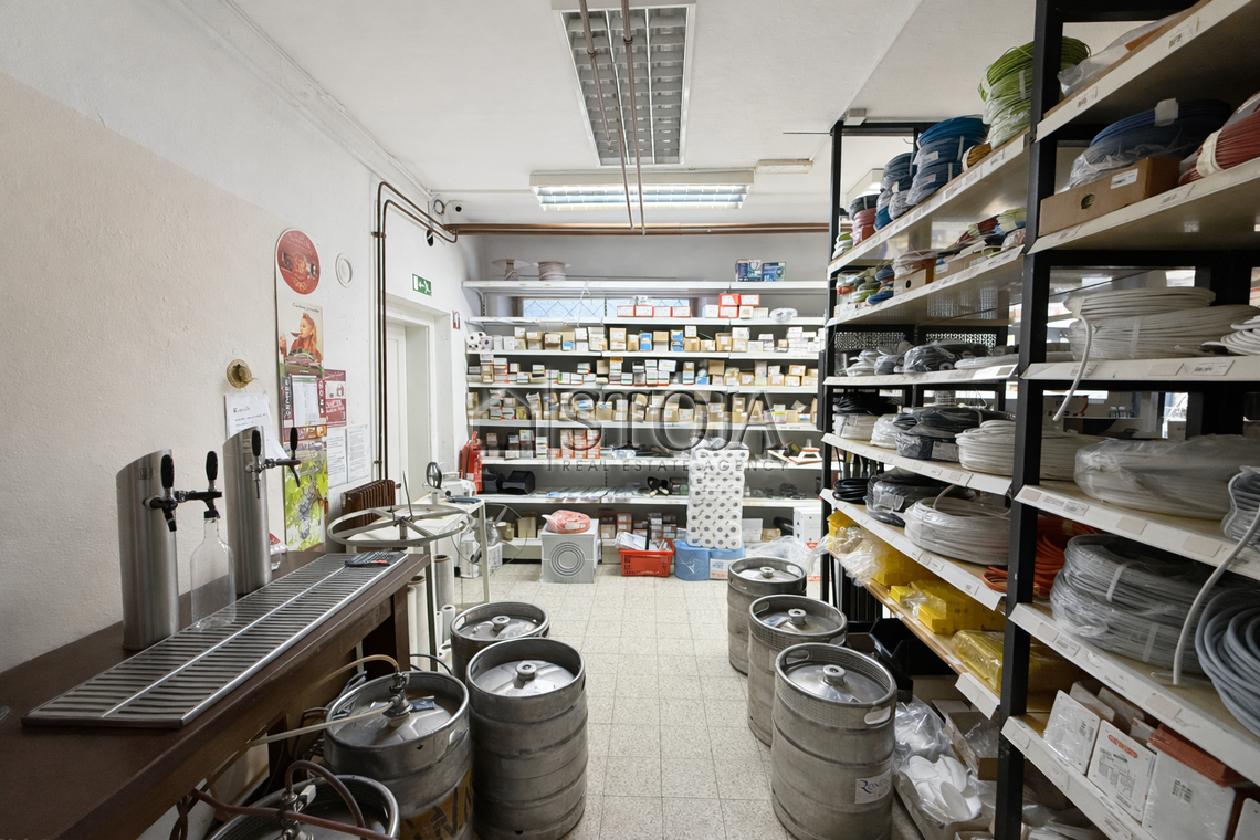 Lokacija: Ljubljana okolica, Borovnica, Borovnica