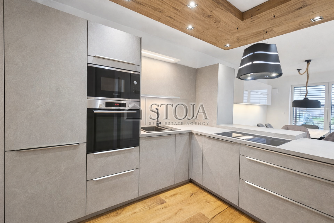 Location: Ljubljana mesto, Vič-Rudnik, Črna vas