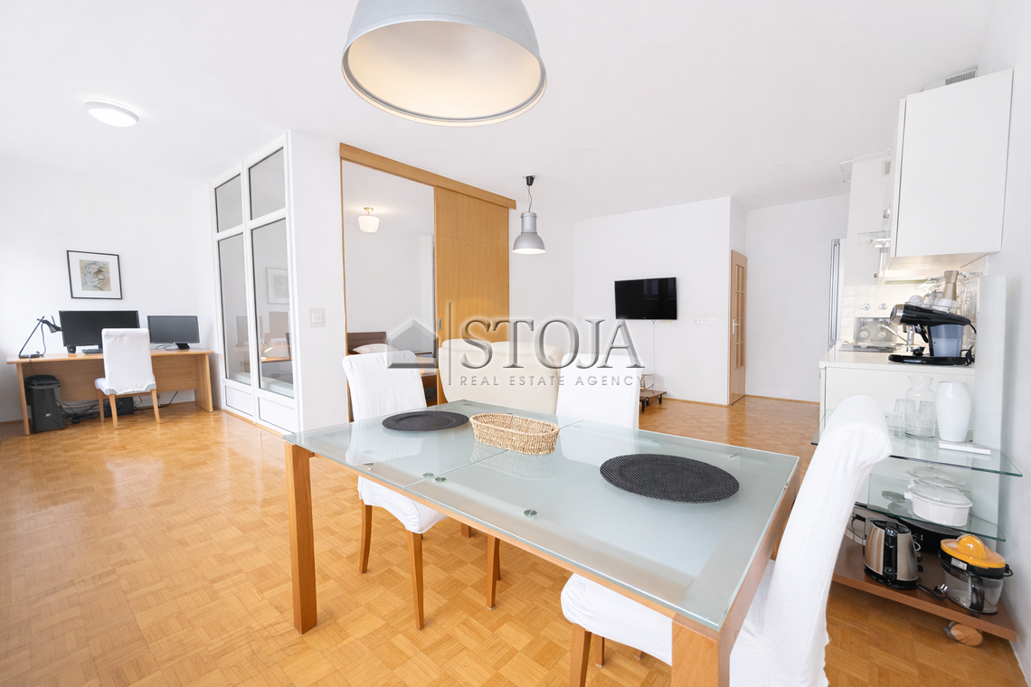 Lokacija: Ljubljana mesto, Bežigrad, Zupančičeva jama