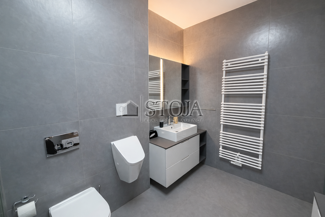 Location: Ljubljana mesto, Bežigrad, Zupančičeva jama